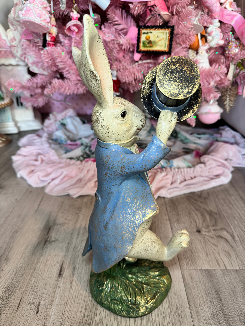 Top Hat Resin Bunny